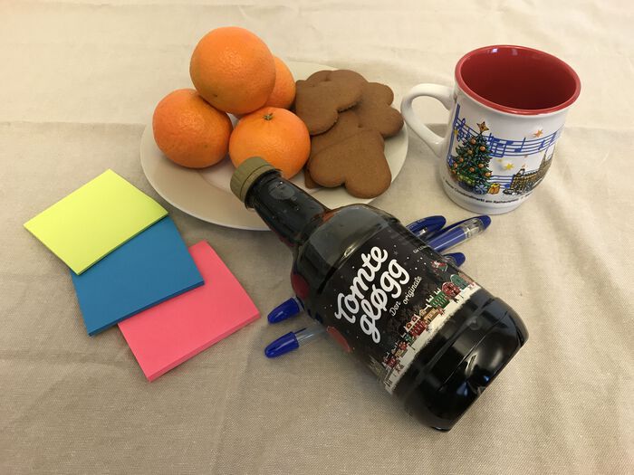 Bildet kan inneholde: drikkeglas.