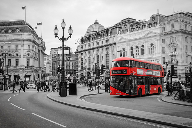 Bybilde med buss, London. Foto: Eystein Gullbekk
